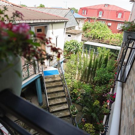 Guest House Ocean Force Batumi Bagian luar foto