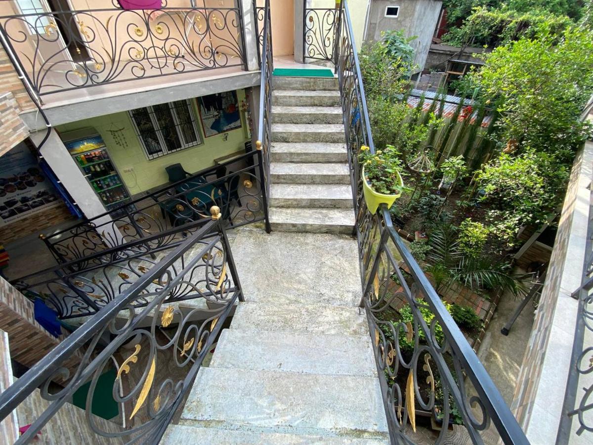 Guest House Ocean Force Batumi Bagian luar foto