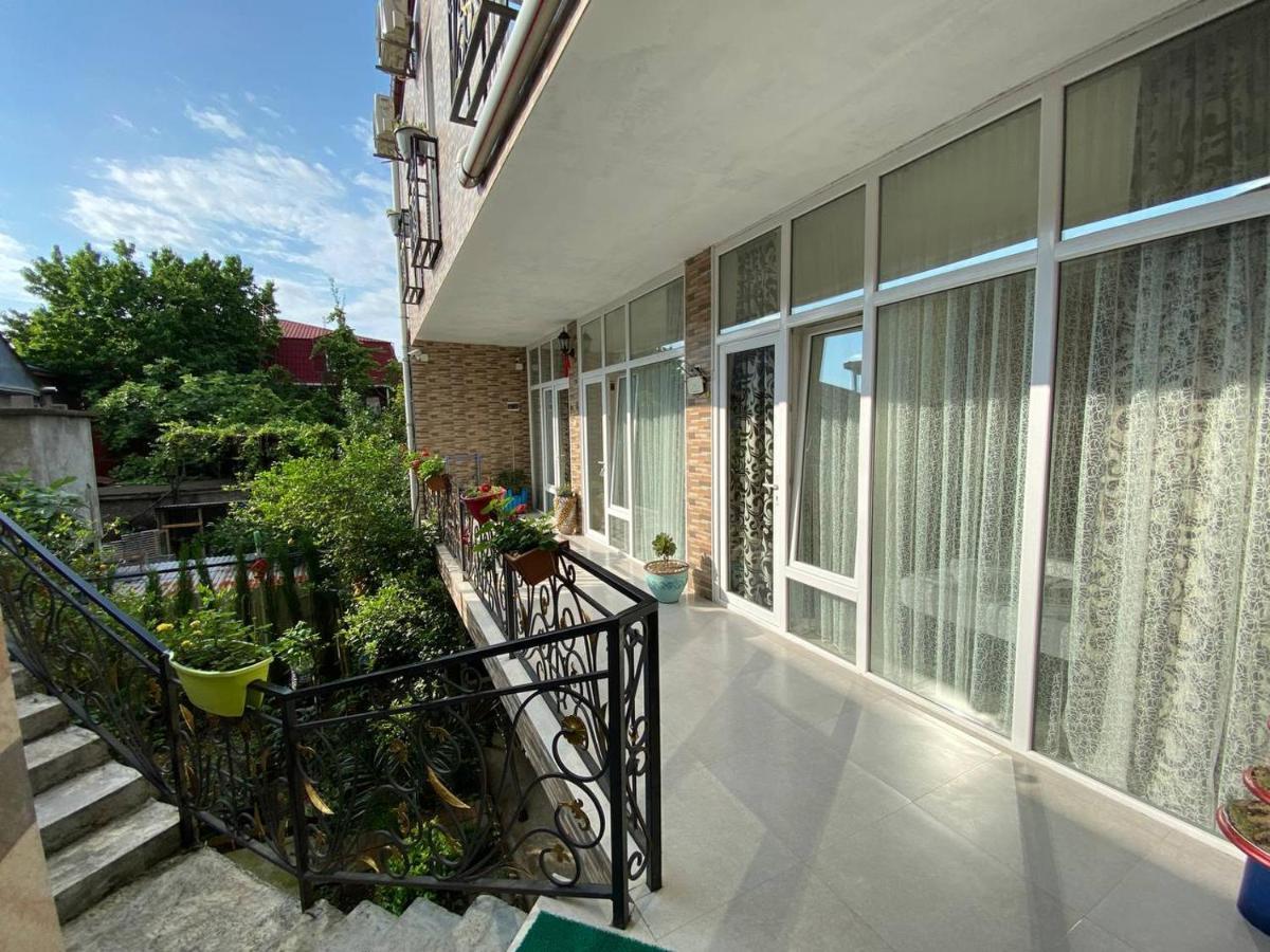 Guest House Ocean Force Batumi Bagian luar foto