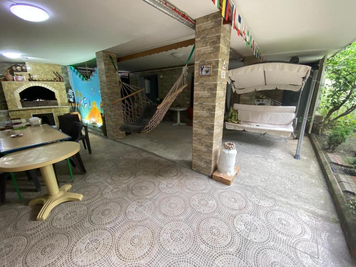 Guest House Ocean Force Batumi Bagian luar foto