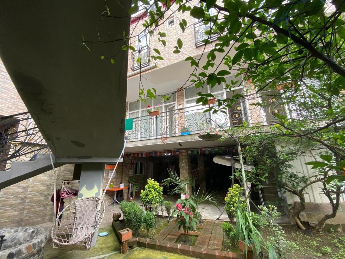 Guest House Ocean Force Batumi Bagian luar foto