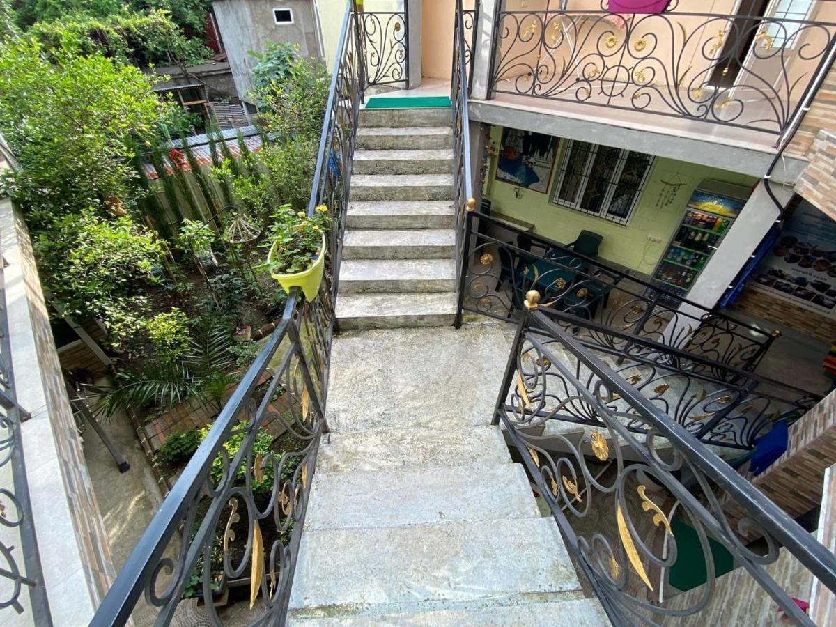 Guest House Ocean Force Batumi Bagian luar foto