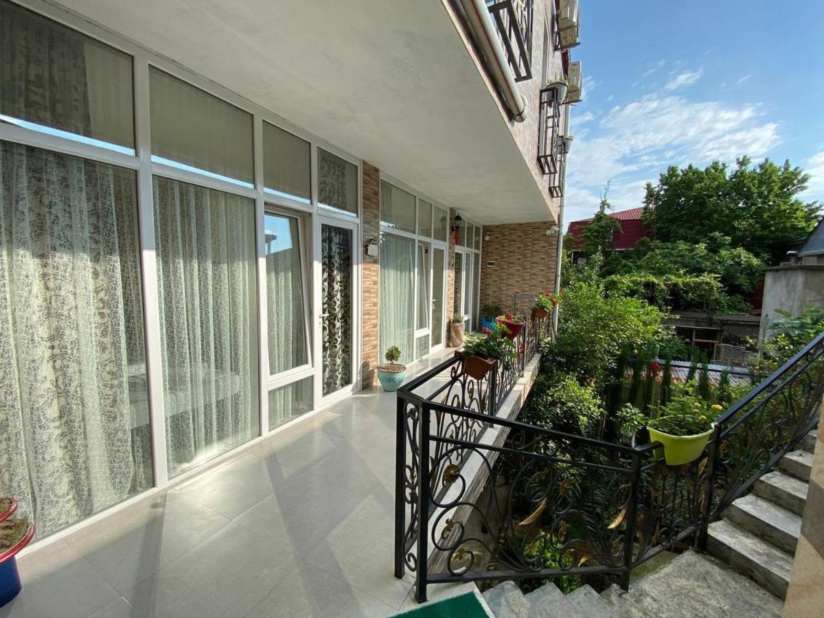 Guest House Ocean Force Batumi Bagian luar foto