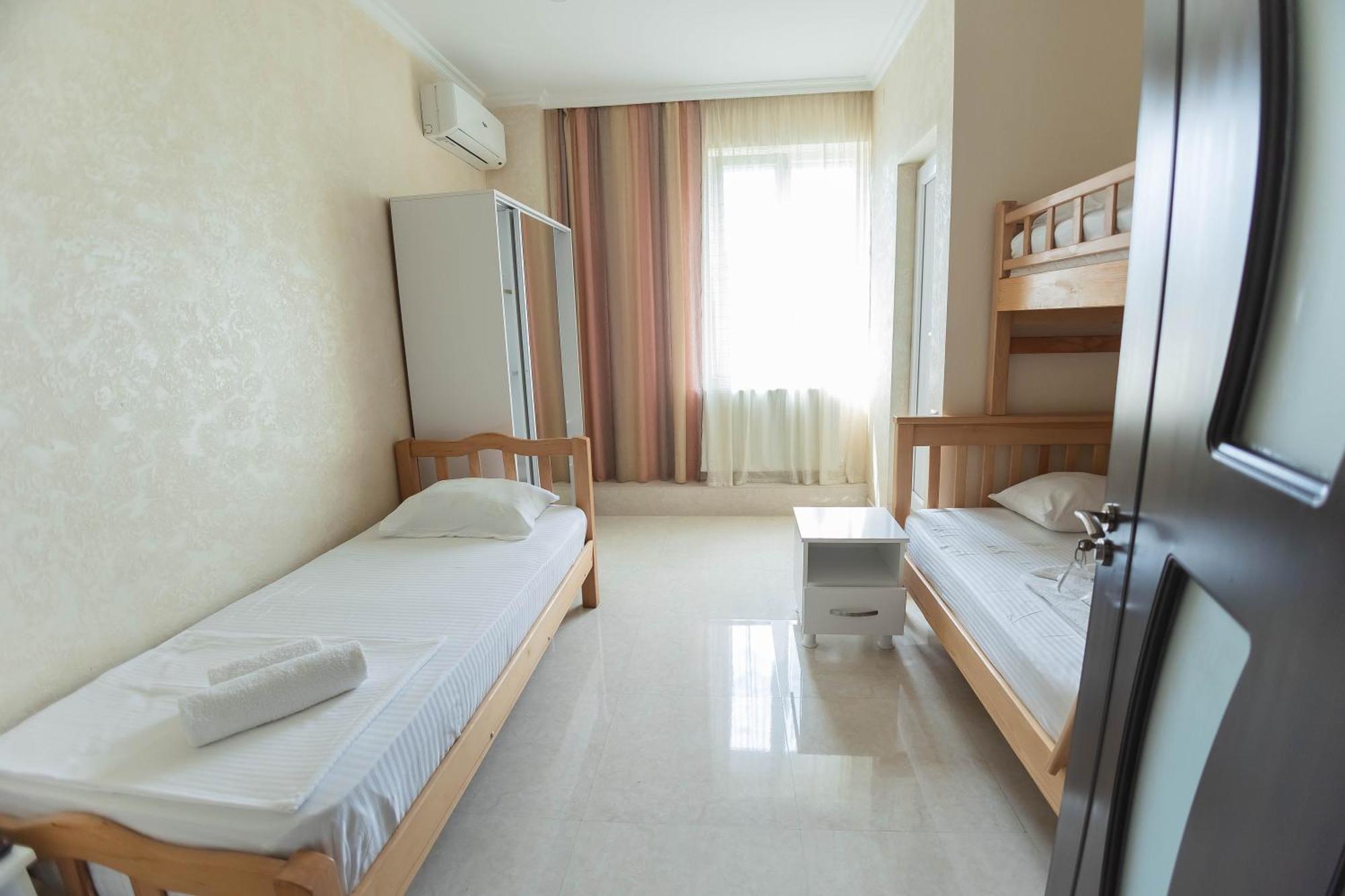 Guest House Ocean Force Batumi Bagian luar foto