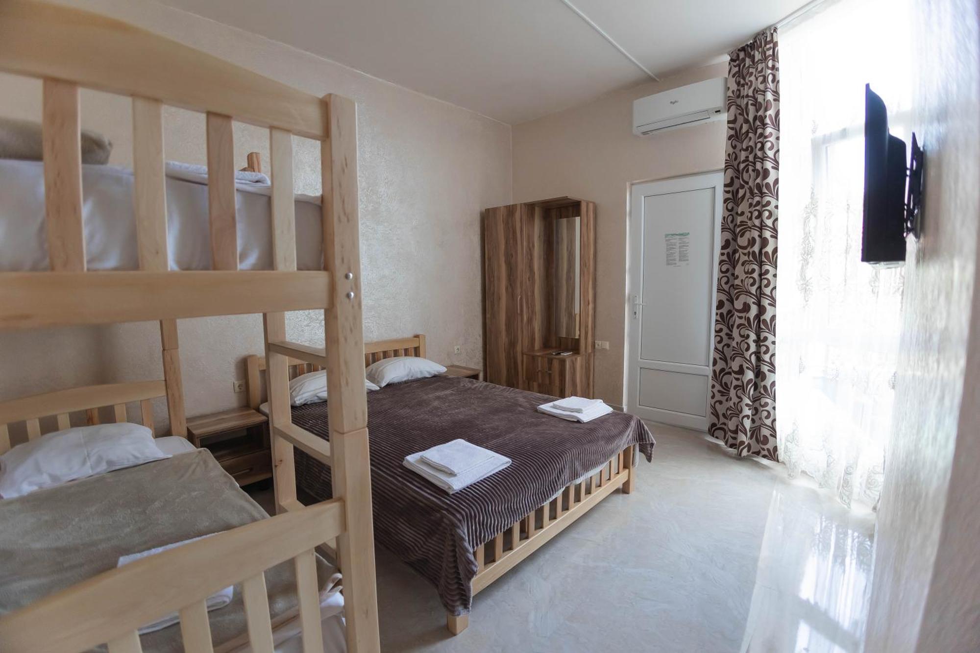 Guest House Ocean Force Batumi Bagian luar foto