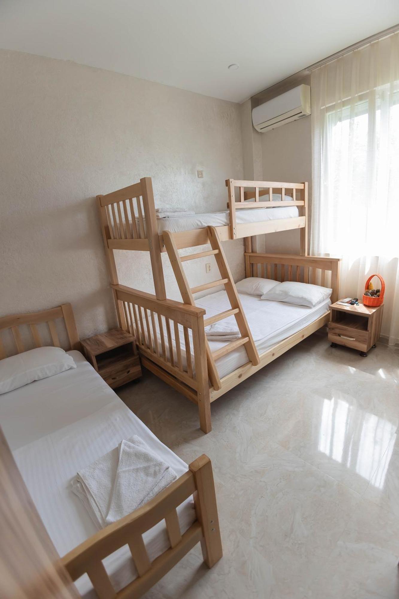 Guest House Ocean Force Batumi Bagian luar foto