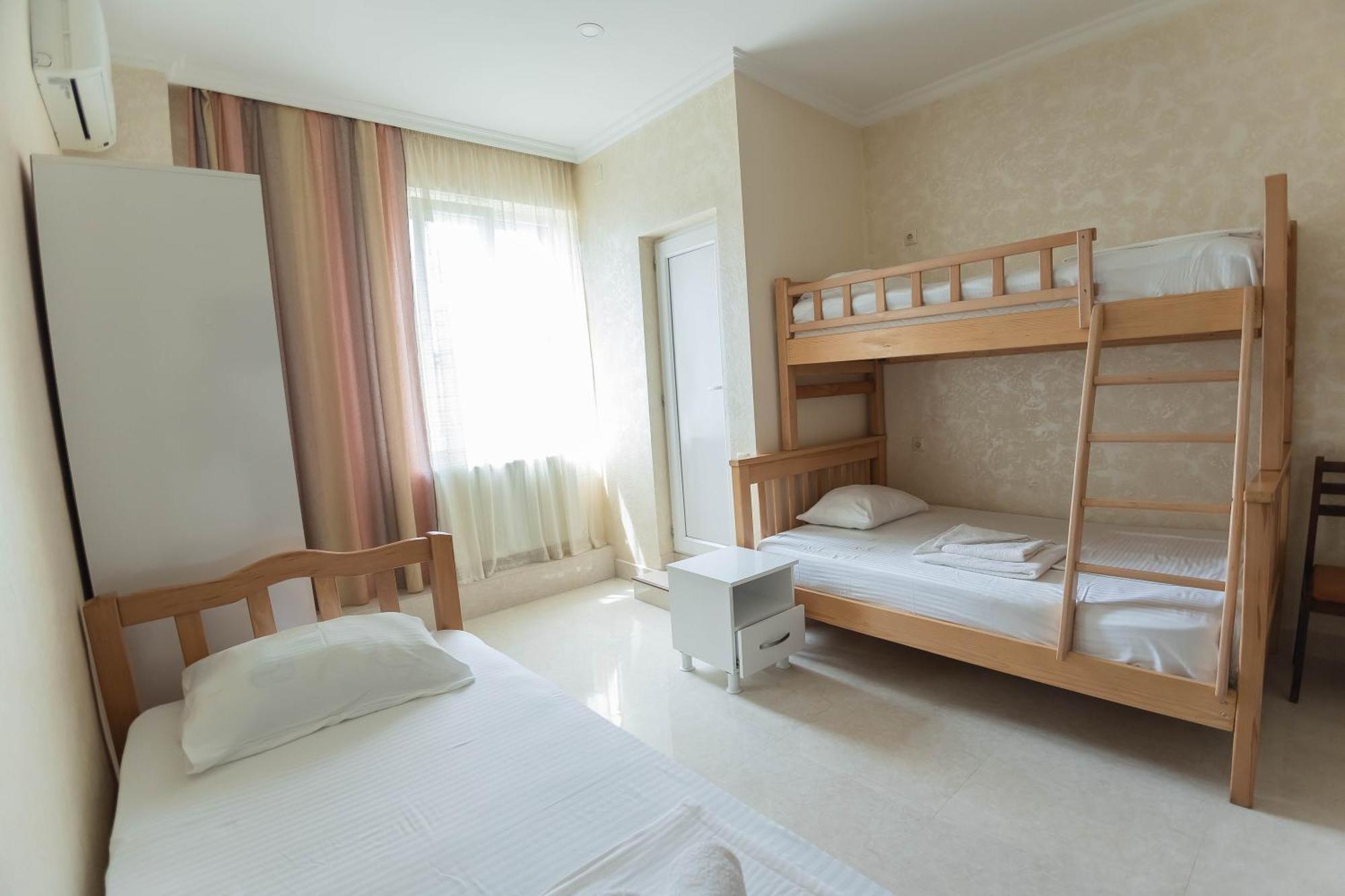 Guest House Ocean Force Batumi Bagian luar foto