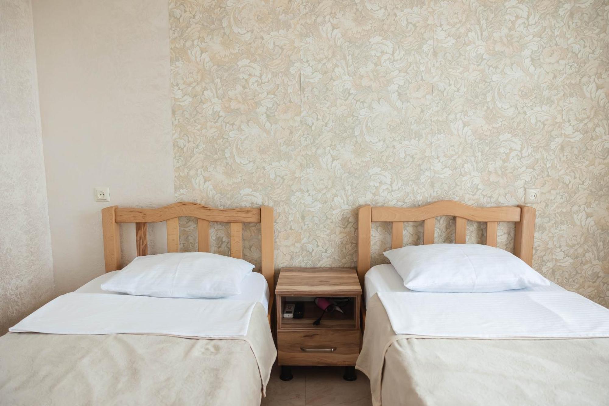 Guest House Ocean Force Batumi Bagian luar foto