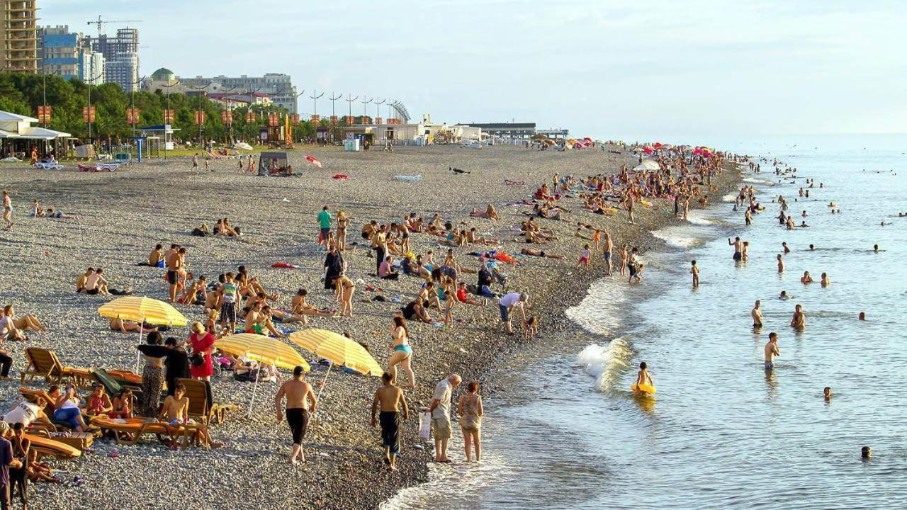 Guest House Ocean Force Batumi Bagian luar foto